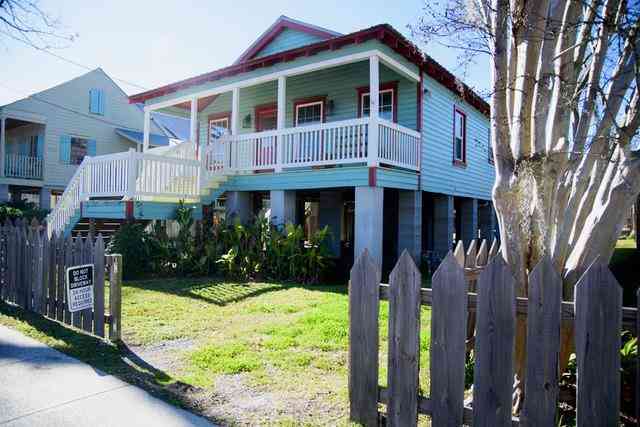 Homes For Rent - 806 Main Street<br/> Madisonville, LA 70447