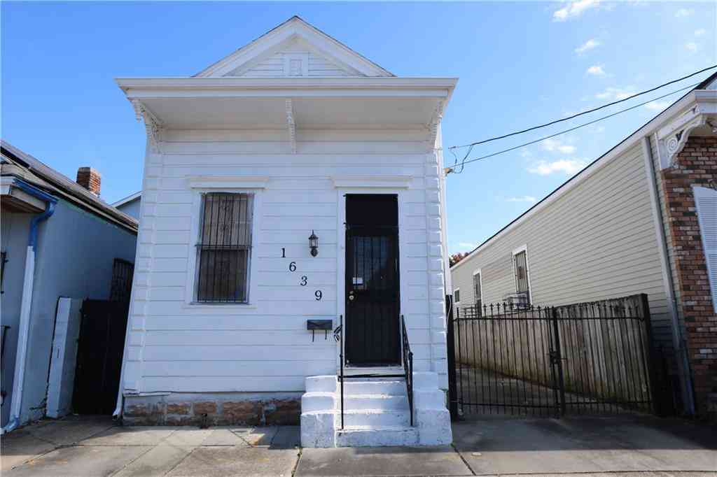 Homes For Sale - 1639 Arts Street<br/> New Orleans, LA 70117