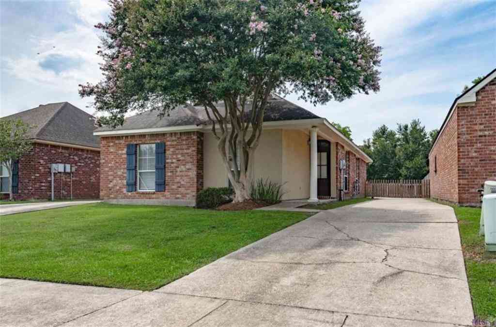 Homes For Rent - 5668 Ducros Drive<br/> Baton Rouge, LA 70820