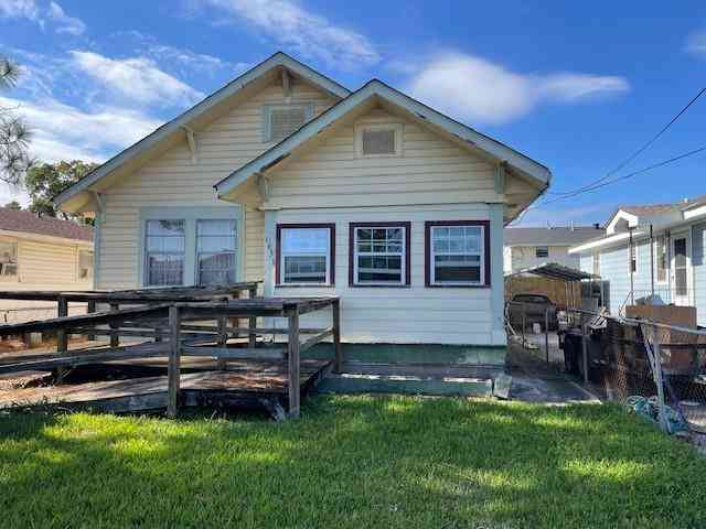 Homes For Sale - 1438 S Meadow Street<br/> Metairie, LA 70003