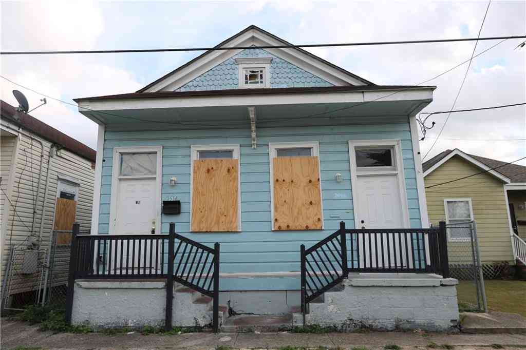 Homes For Sale - 2514 Clara Street<br/> New Orleans, LA 70113