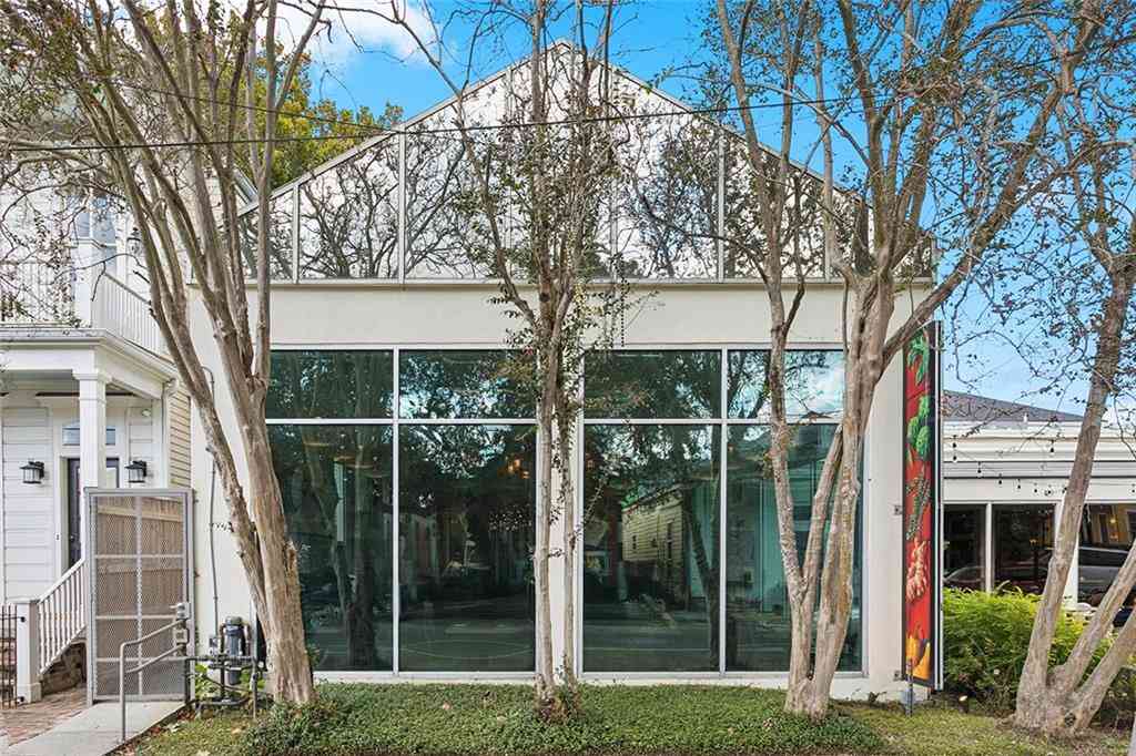 Homes For Rent - 3701 Magazine Street #2A<br/> New Orleans, LA 70115