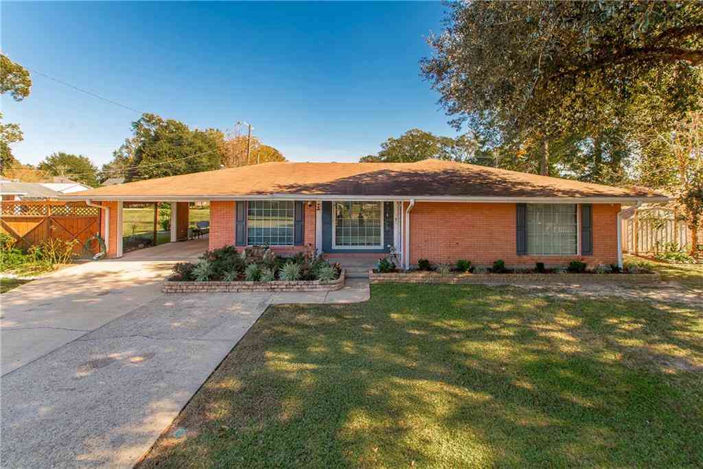 Homes For Sale - 826 Avenue E Avenue<br/> Washington County, Bogalusa, LA 70427