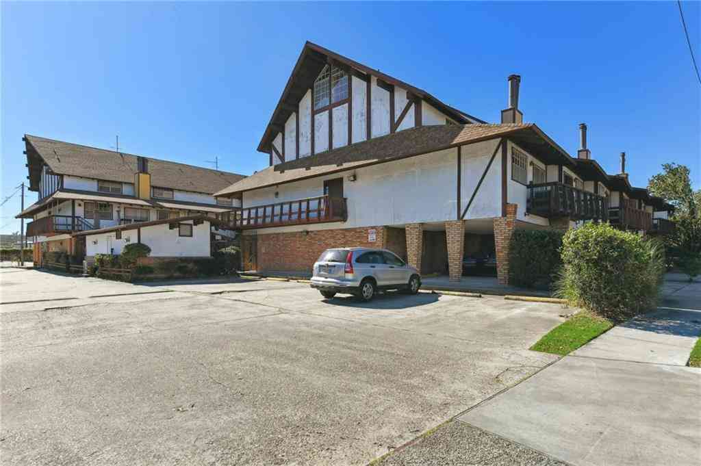 Condo For Sale - 2305 Cleary Avenue #209<br/> Metairie, LA 70001