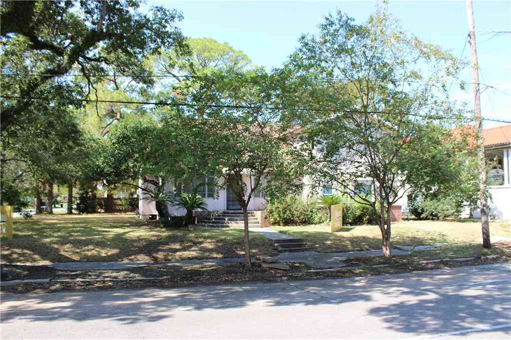 Homes For Sale - 4602 Franklin Avenue<br/> New Orleans, LA 70122