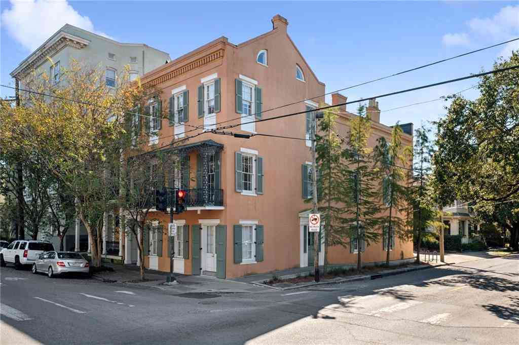 Townhouse For Sale - 2200 Prytania Street<br/> New Orleans, LA 70130