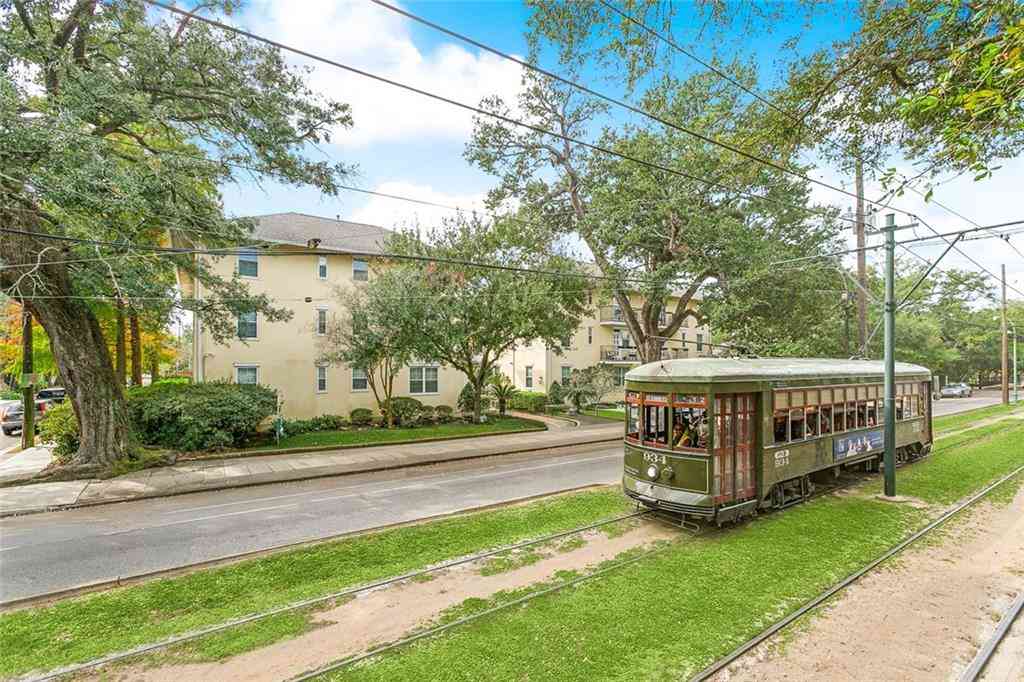 Condo For Sale - 7444 St. Charles Avenue #204<br/> New Orleans, LA 70118