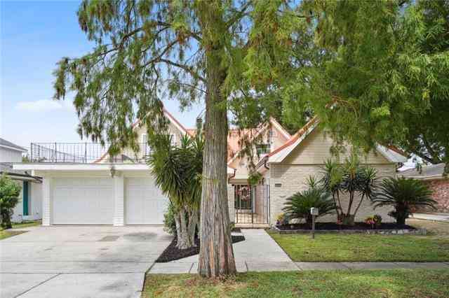 Homes For Sale - 1801 Fairfax Avenue<br/> Metairie, LA 70003