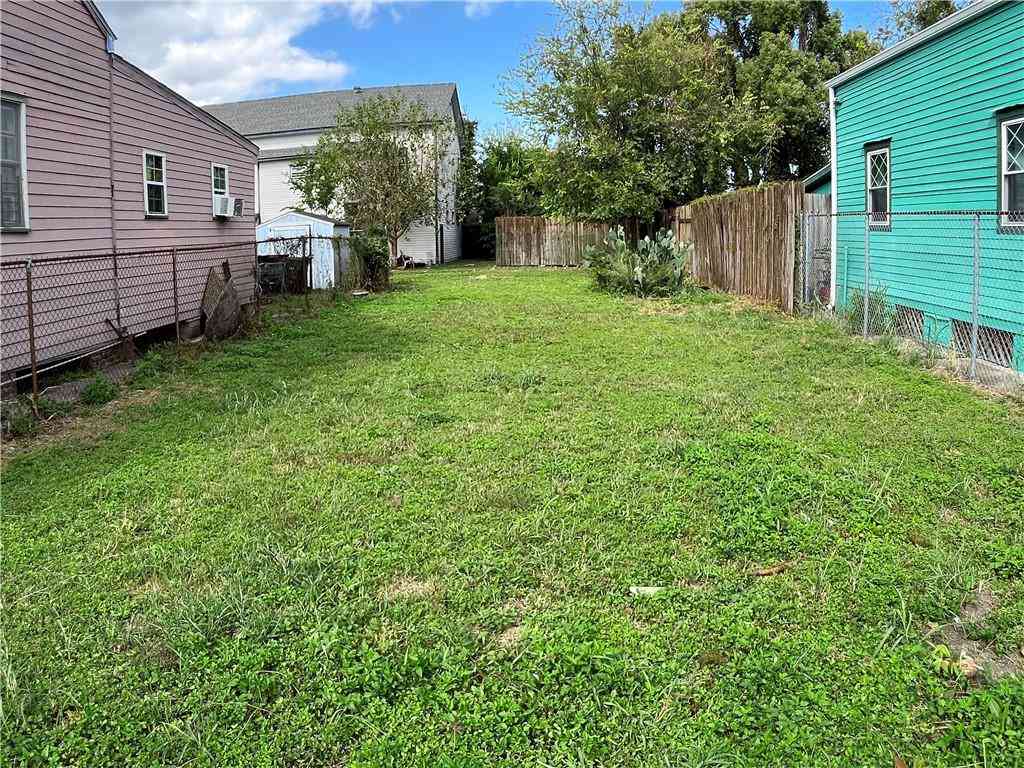 Vacant Land For Sale - 3015 Dryades Street<br/> New Orleans, LA 70115