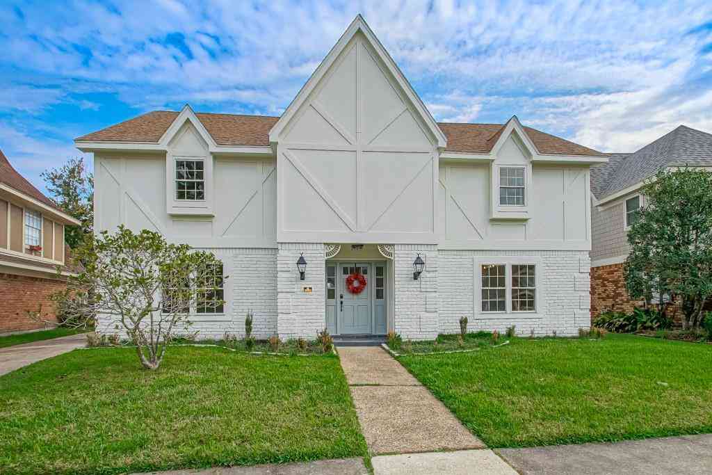 Homes For Sale - 32 Yosemite Drive<br/> New Orleans, LA 70131