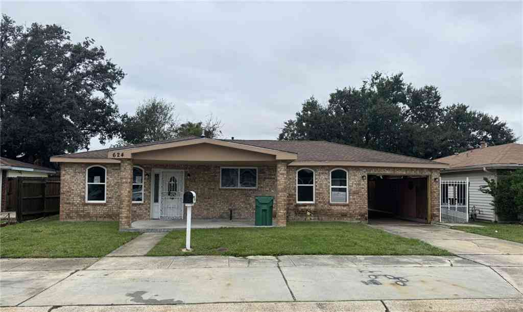 Homes For Sale - 624 Willowbrook Drive<br/> Gretna, LA 70056