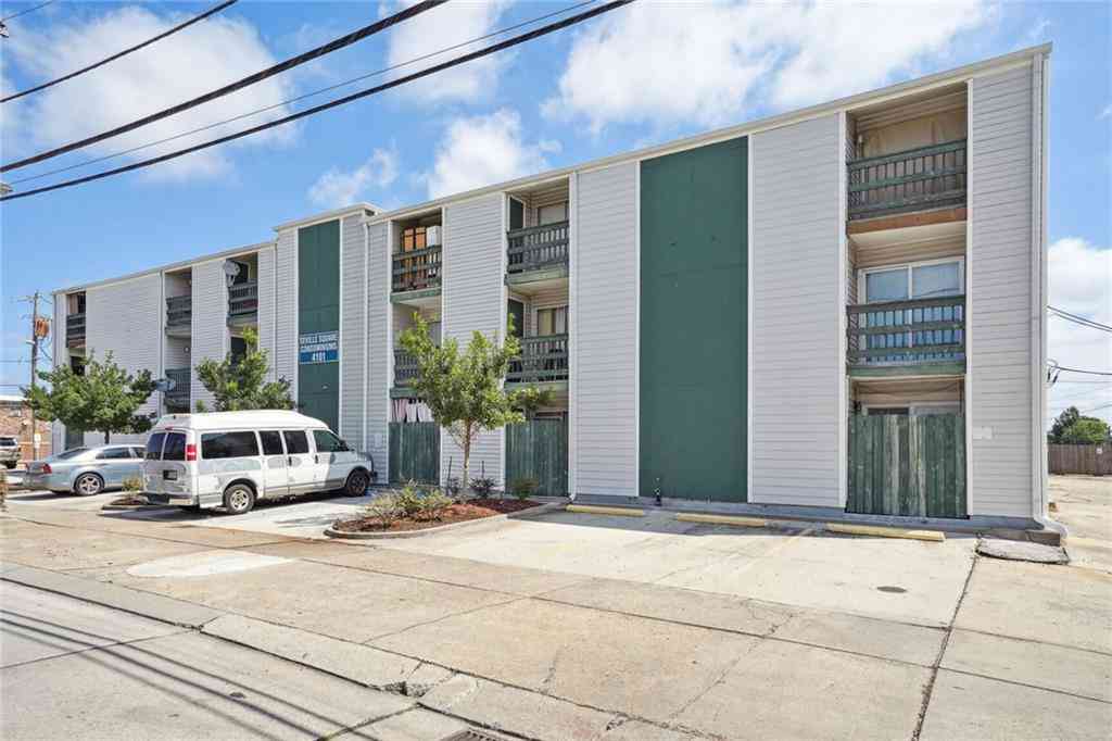 Condo For Rent - 4101 Hessmer Avenue #220<br/> Metairie, LA 70002