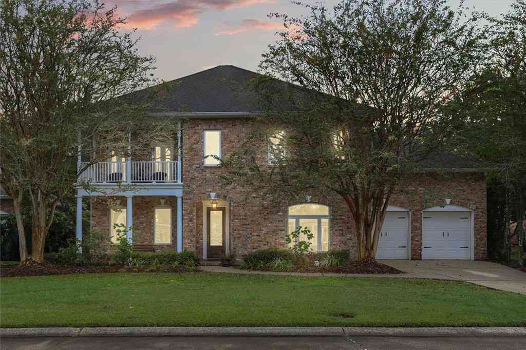 Homes For Sale - 50 Fairway Oaks Drive<br/> New Orleans, LA 70131