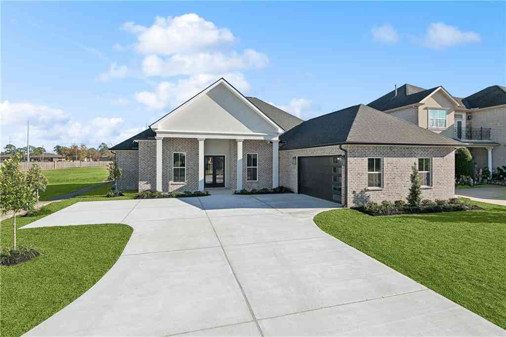 Homes For Sale - 128 Heron Drive<br/> Westwego, LA 70094