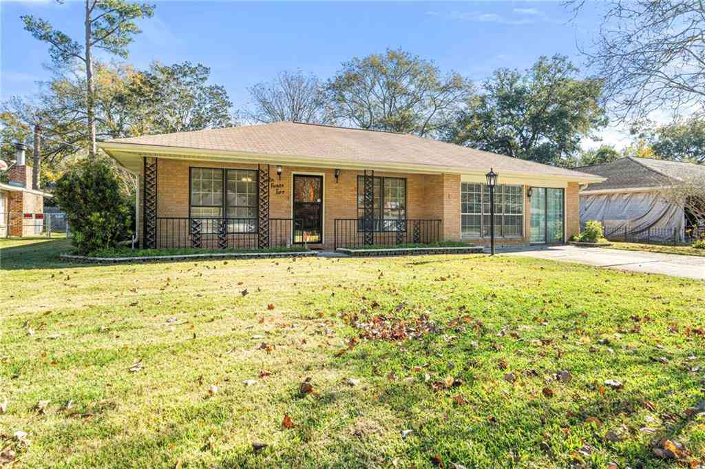 Homes For Sale - 1042 Saint Scholastica Street<br/> Slidell, LA 70460