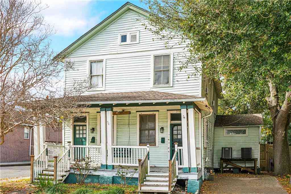 Townhouse For Sale - 3100 02 Robert Street<br/> New Orleans, LA 70125