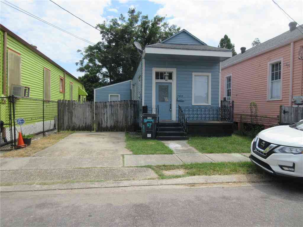 Homes For Sale - 1529 Spain Street<br/> New Orleans, LA 70117