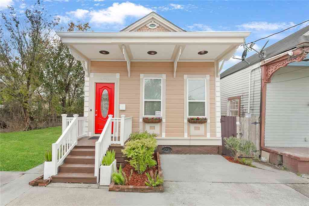 Homes For Sale - 2326 Pauger Street<br/> New Orleans, LA 70116