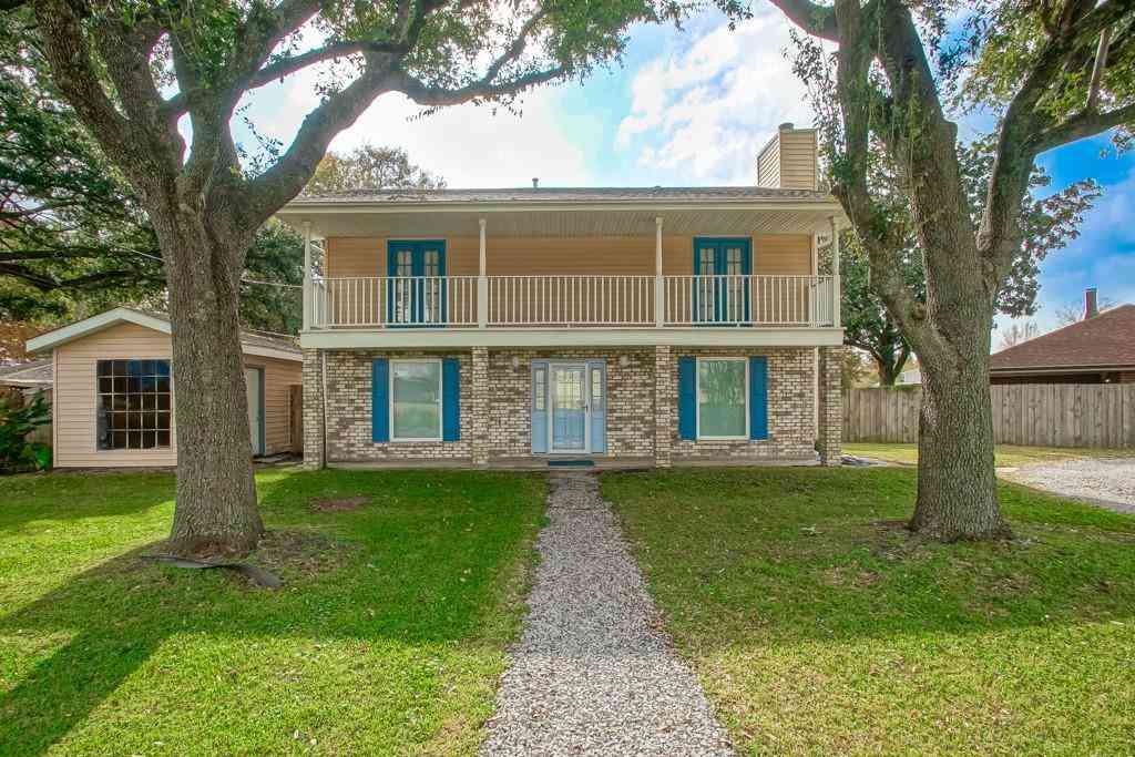 Homes For Sale - 10216 Russell Street<br/> River Ridge, LA 70123