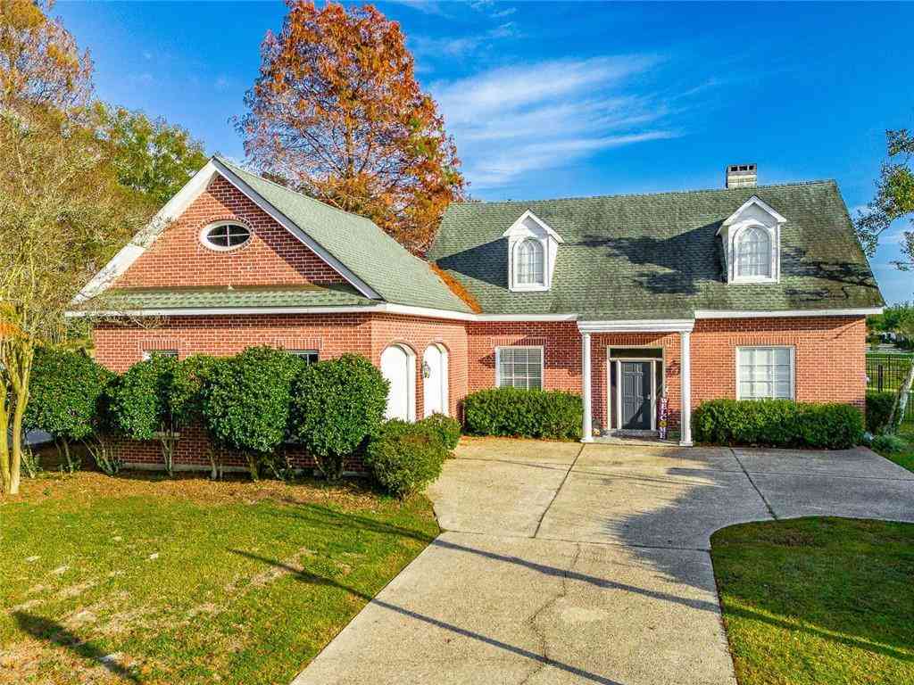 Homes For Sale - 57 Fairway Oaks Drive<br/> New Orleans, LA 70131