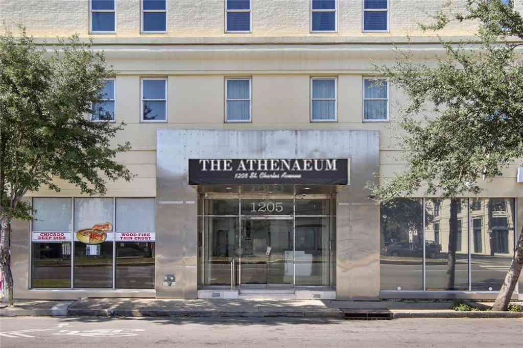 Condo For Sale - 1205 St Charles Avenue #704<br/> New Orleans, LA 70130