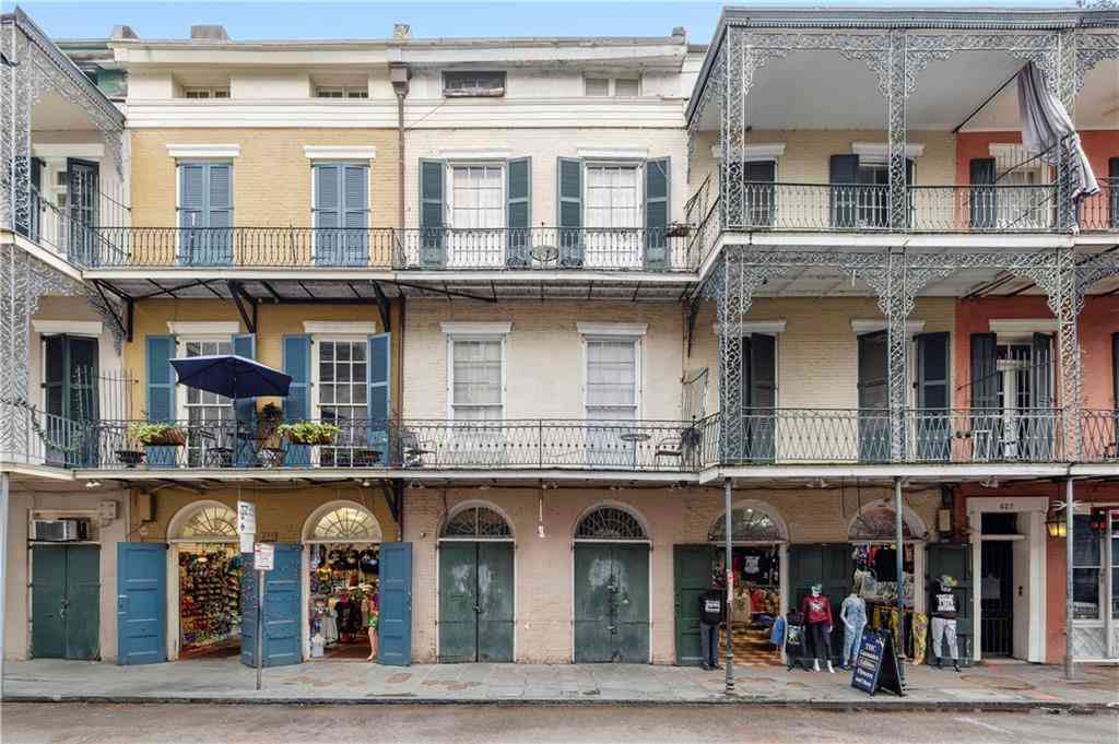 Condo For Sale - 631 Saint Peter Street #4<br/> New Orleans, LA 70116