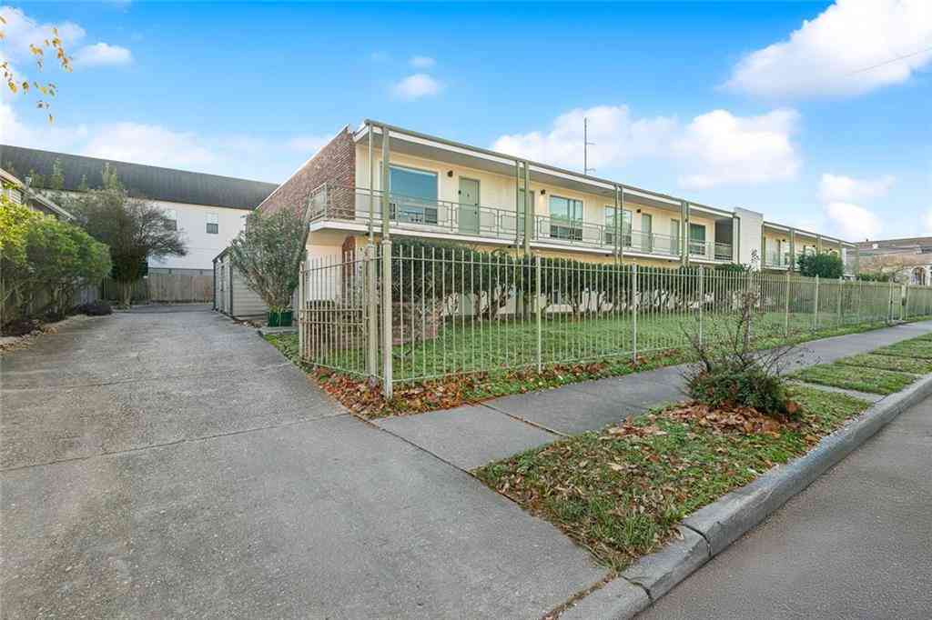 Condo For Sale - 801 Henry Clay Avenue #214<br/> New Orleans, LA 70118