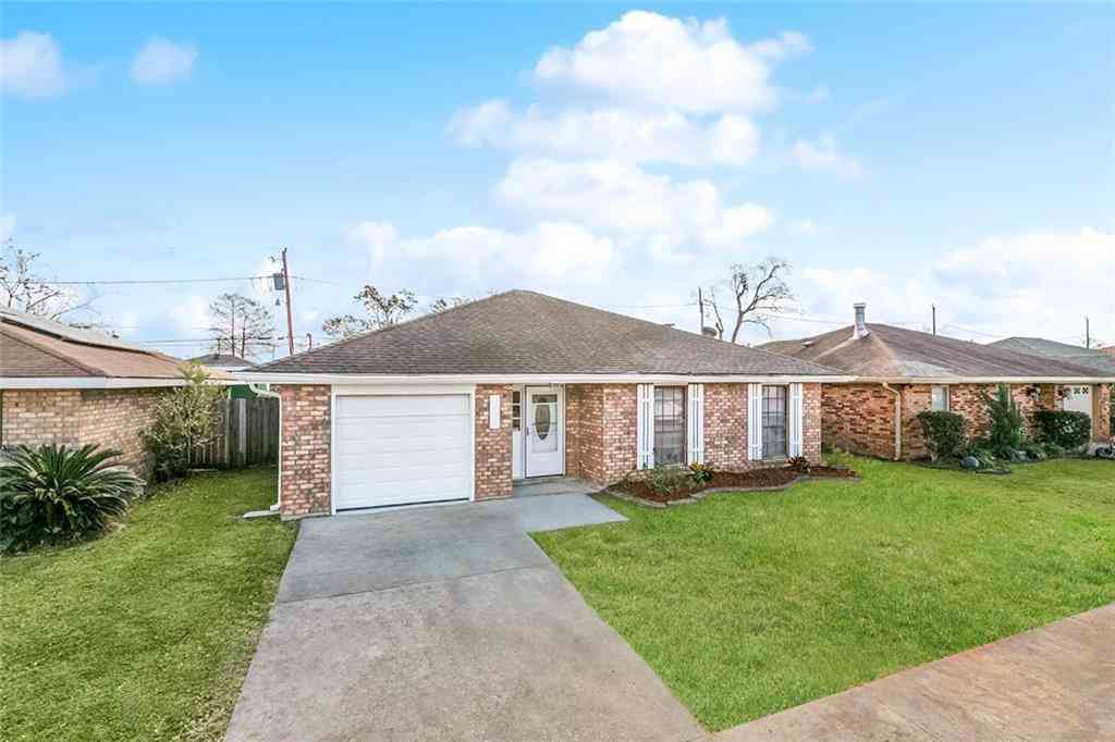 Homes For Sale - 1924 Yorktowne Drive<br/> La Place, LA 70068