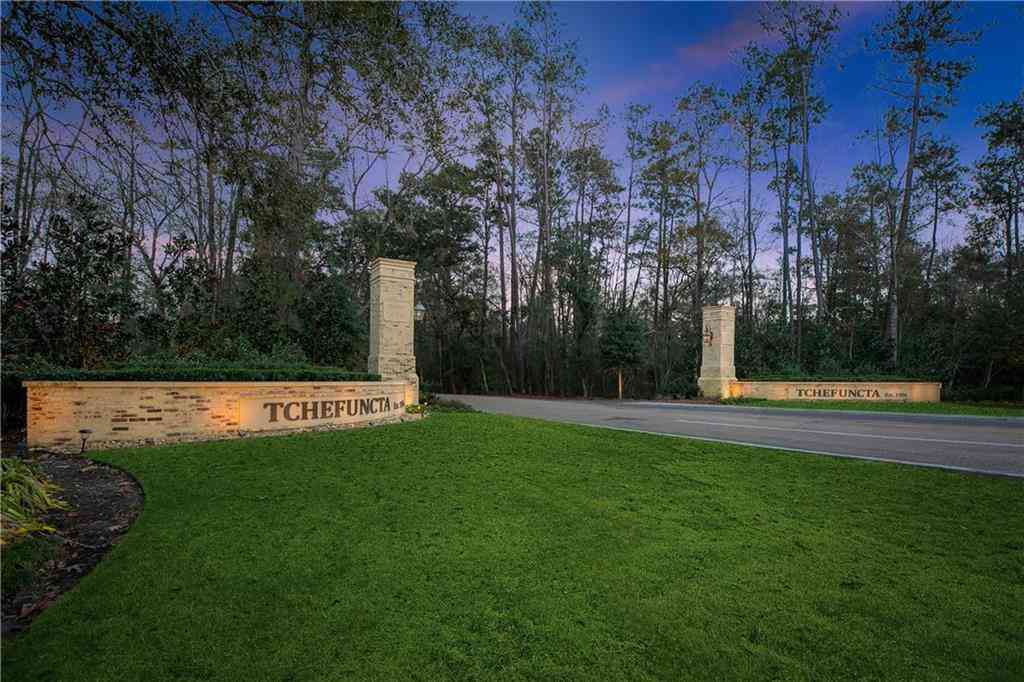 Vacant Land For Sale - 14 Wax Myrtle Lane<br/> Covington, LA 70433