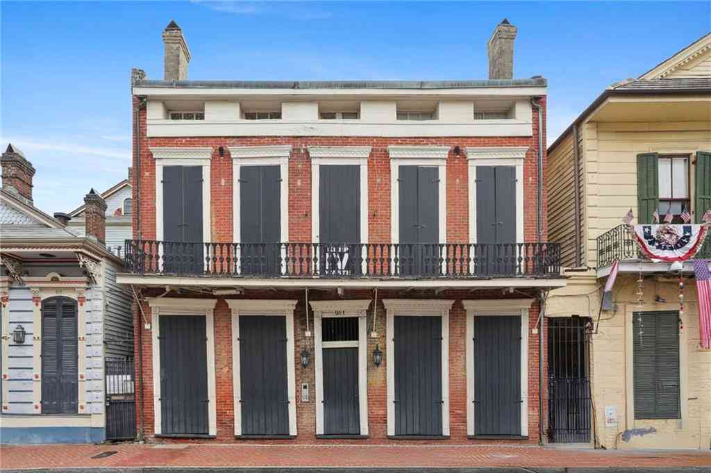 Condo For Sale - 911 St Peter Street #4<br/> New Orleans, LA 70116