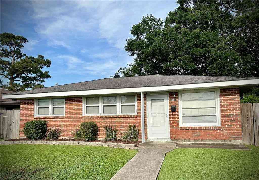 Homes For Sale - 2228 Kentucky Avenue<br/> Kenner, LA 70062