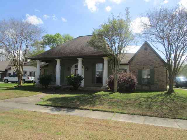 Homes For Sale - 37233 S Lakeshore Avenue<br/> Prairieville, LA 70769