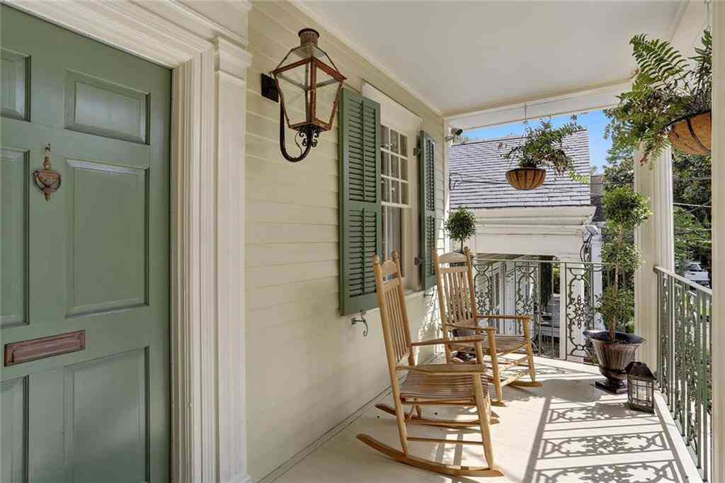 Homes For Sale - 332 Walnut Street<br/> New Orleans, LA 70118
