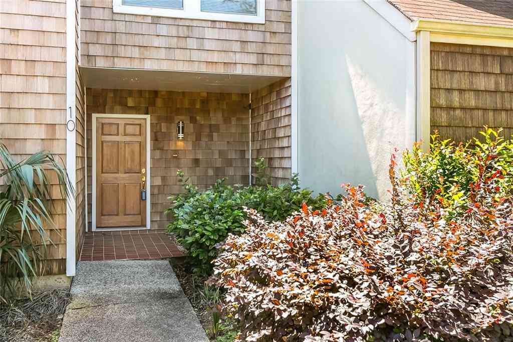 Villa For Sale - 10 Mariners Cove North Cove<br/> New Orleans, LA 70124