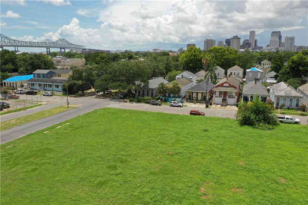 Vacant Land For Sale - 637 Thayer Street<br/> New Orleans, LA 70114