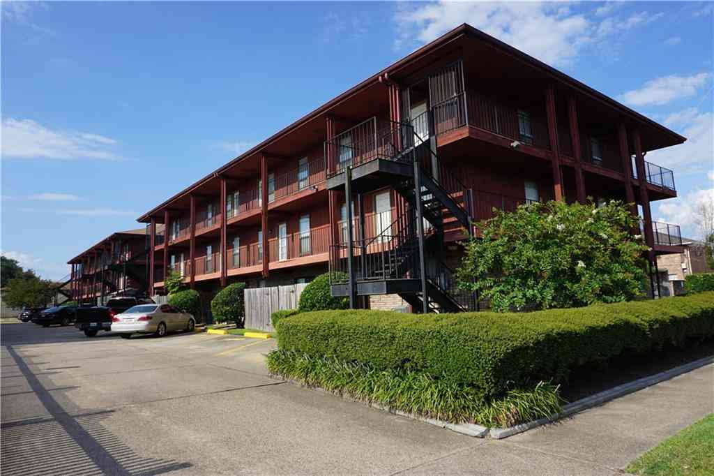Condo For Rent - 1444 Carrollton Avenue #203<br/> Metairie, LA 70005