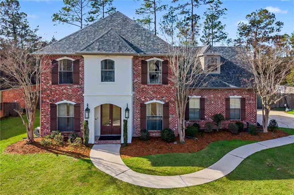 Homes For Sale - 204 Hidden Springs Lane<br/> Covington, LA 70433