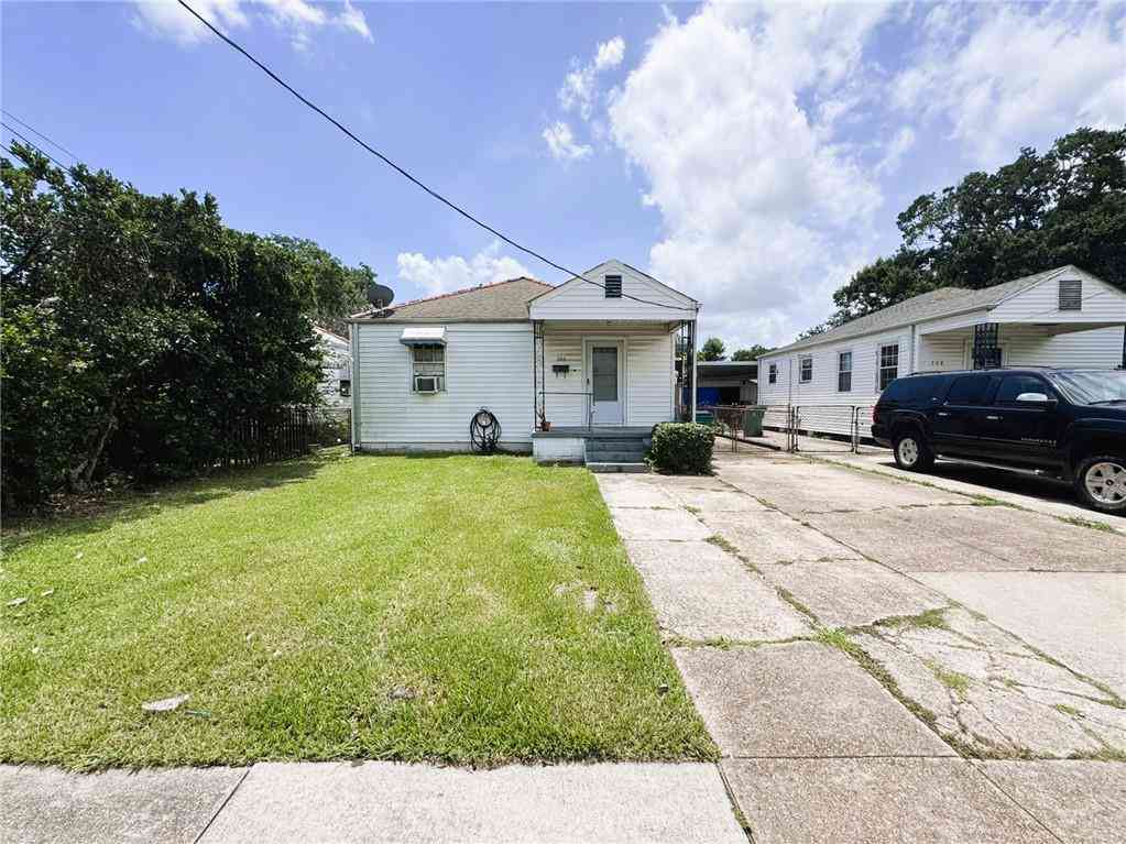 Homes For Sale - 304 Clearview Parkway<br/> Metairie, LA 70001
