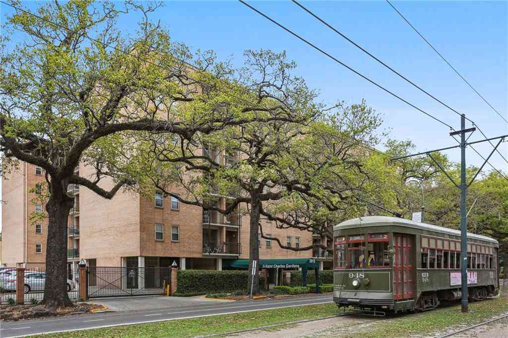 Condo For Sale - 3915 St Charles Avenue #511<br/> New Orleans, LA 70115