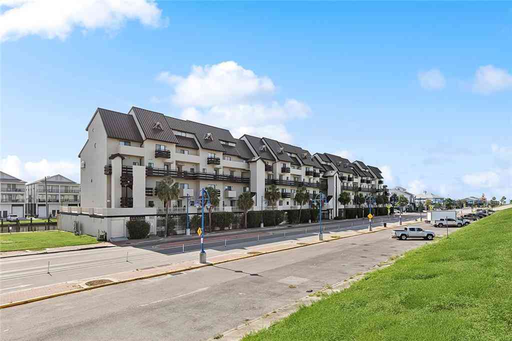 Homes For Sale - 7300 Lakeshore Drive #2<br/> New Orleans, LA 70124