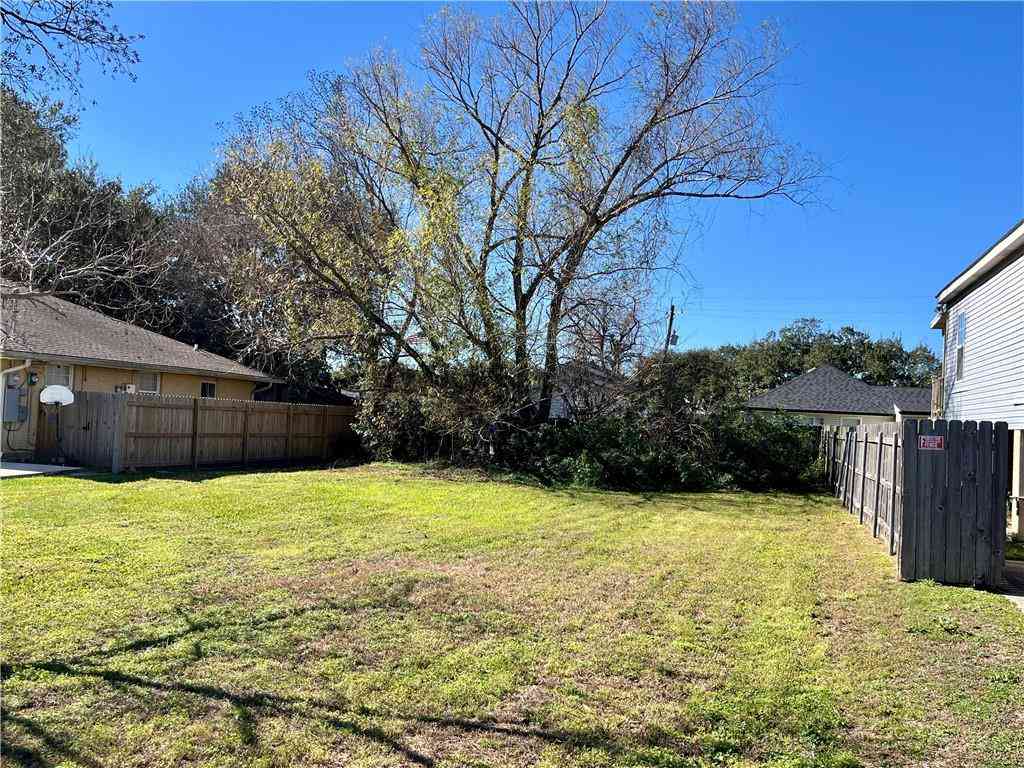 Vacant Land For Sale - 6614 Pauline Drive<br/> New Orleans, LA 70126