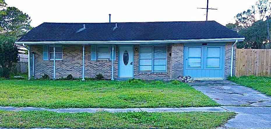 Homes For Sale - 6201 Fairfax Place<br/> New Orleans, LA 70131
