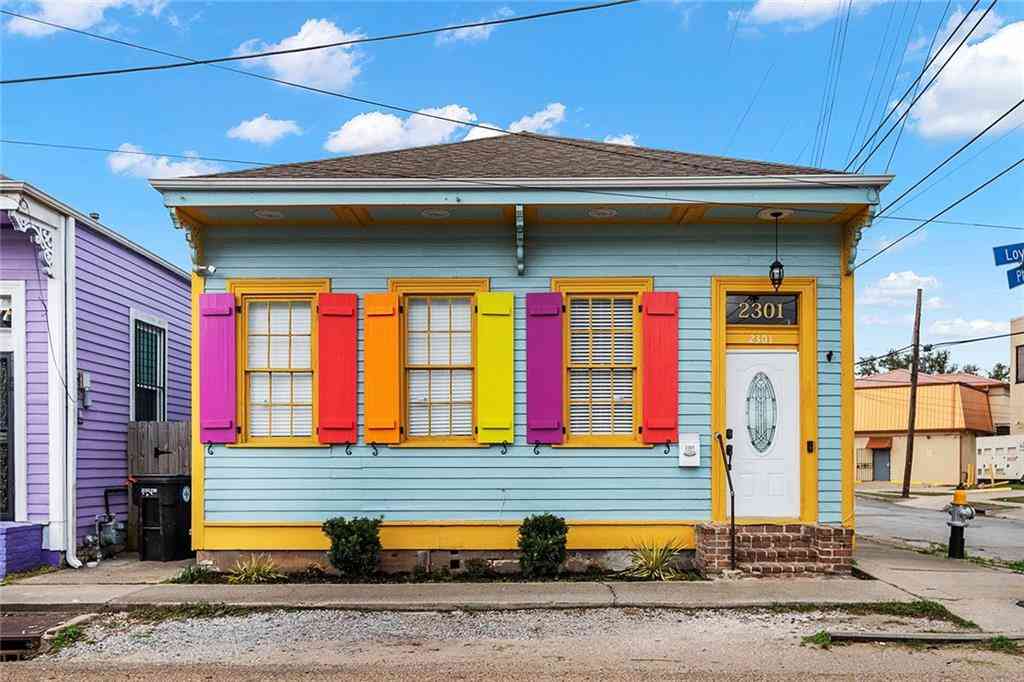 Homes For Sale - 2301 Loyola Avenue<br/> New Orleans, LA 70113