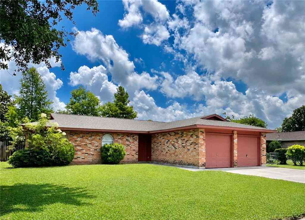 Homes For Sale - 1720 Greenwood Drive<br/> La Place, LA 70068