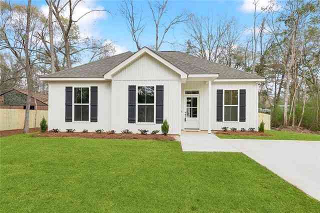 Homes For Sale - 71452 Gordon Avenue<br/> Abita Springs, LA 70420
