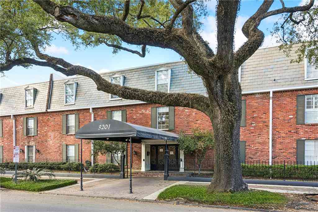Homes For Sale - 3201 St Charles Avenue #229<br/> New Orleans, LA 70115