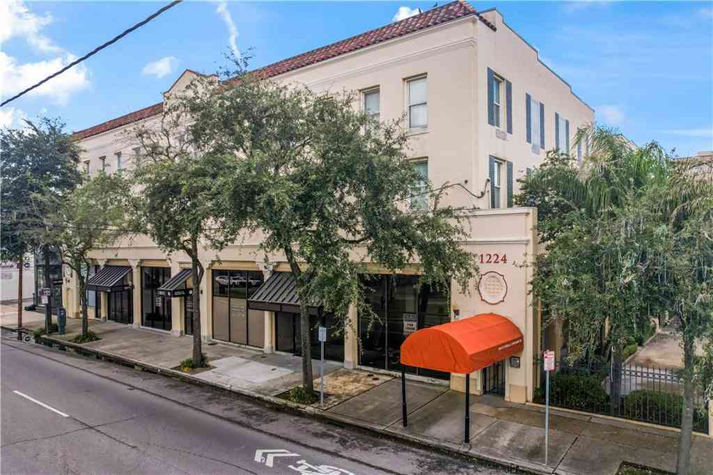 Condo For Sale - 1224 St Charles Avenue #318<br/> New Orleans, LA 70130