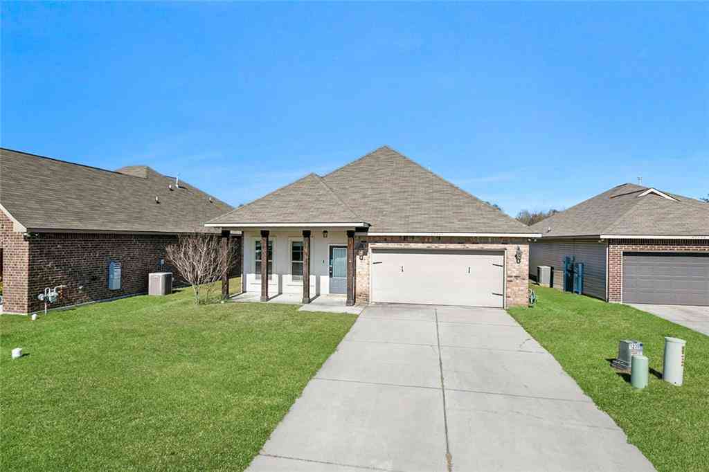 Homes For Sale - 42542 Baystone Avenue<br/> Prairieville, LA 70769