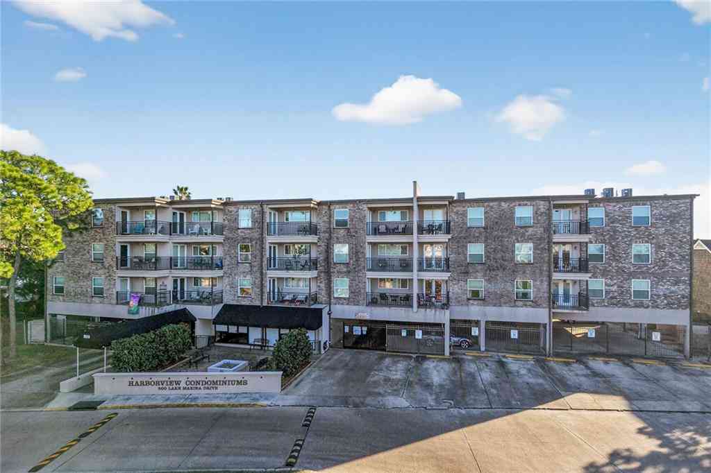 Condo For Sale - 500 Lake Marina Avenue #324<br/> New Orleans, LA 70124