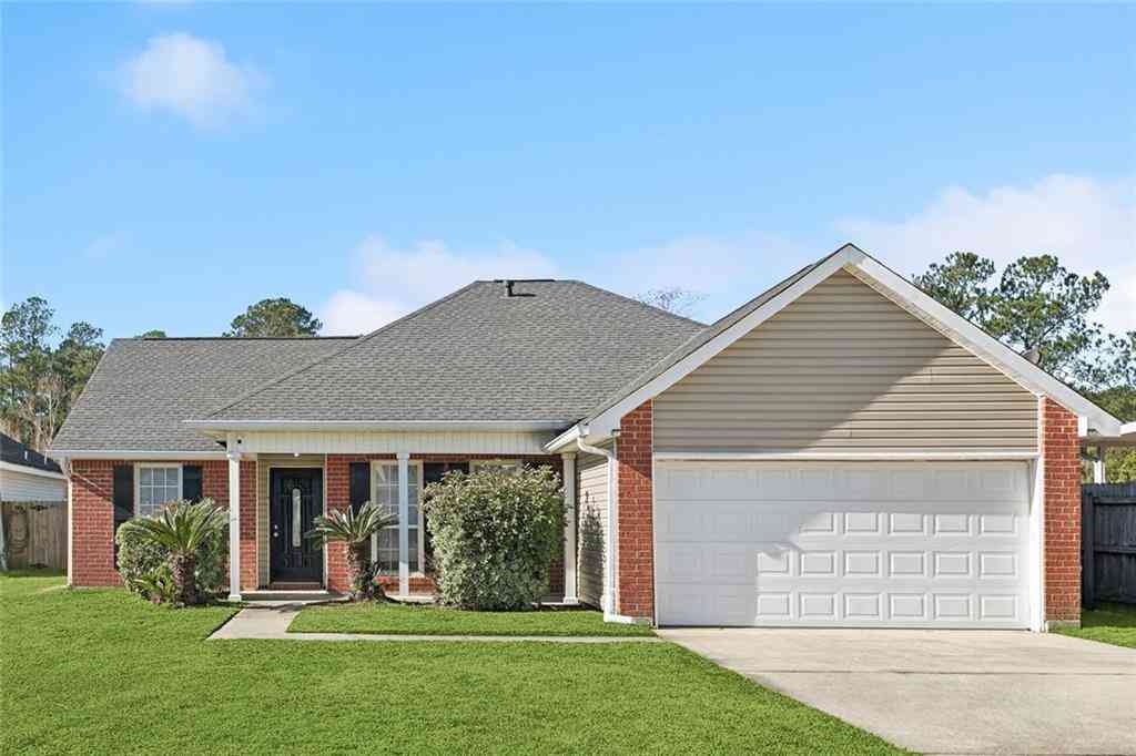 Homes For Sale - 1015 Mccartney Court<br/> Slidell, LA 70461